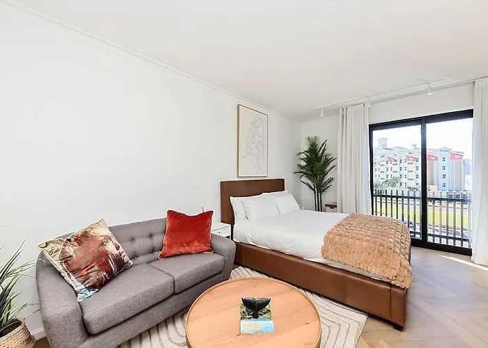Chic Minimalist City Retreat