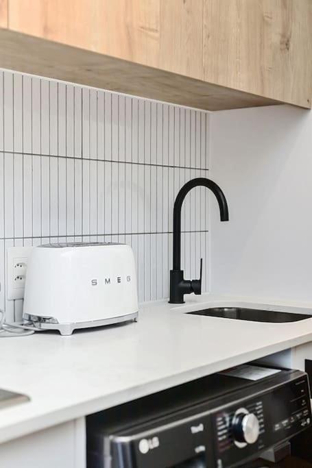Apartment Chic Minimalist Retreat